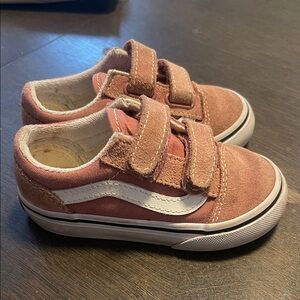 Vans Kids Sneakers in Pink with Velcro Straps